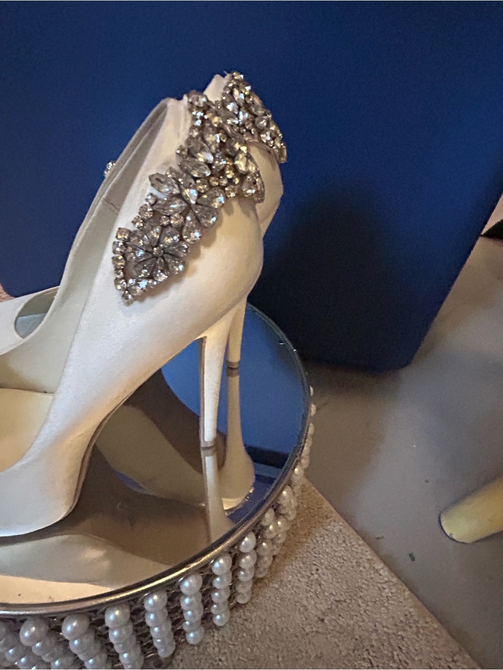 Badgley Mischka Ivory Peep-Toe Platform Heels with Crystal Embellishment 8.5 - Picture 3 of 13